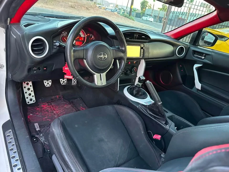 2015 Scion FR-S - Image 10 of 13