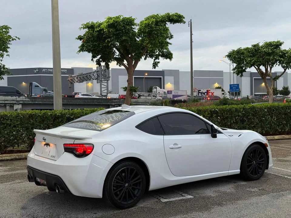2015 Scion FR-S - Image 3 of 10