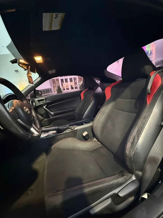 2015 Scion FR-S - Image 4 of 10