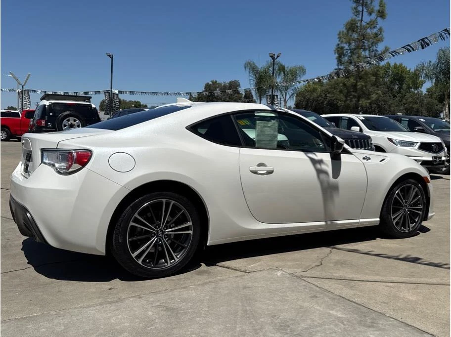 2015 Scion FR-S - Image 4 of 13