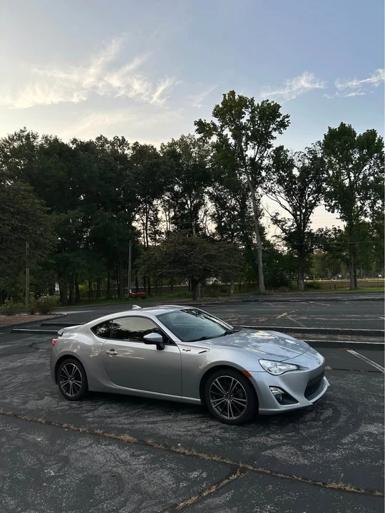 2015 Scion FR-S - Image 2 of 11