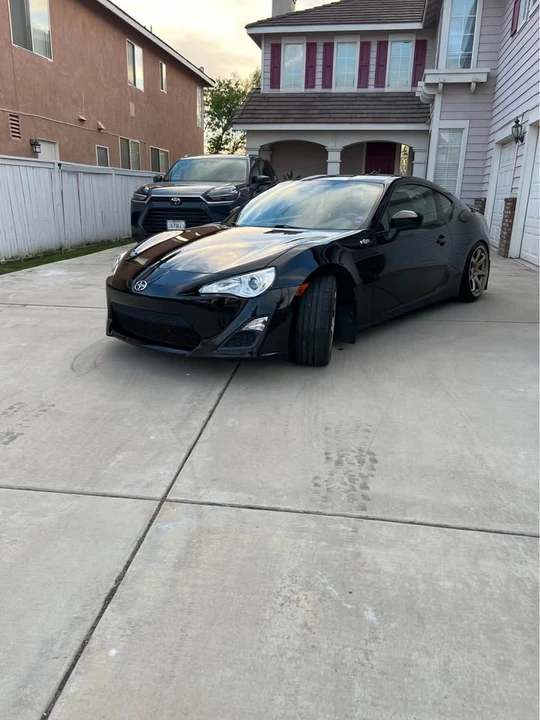 2015 Scion FR-S - Image 2 of 3
