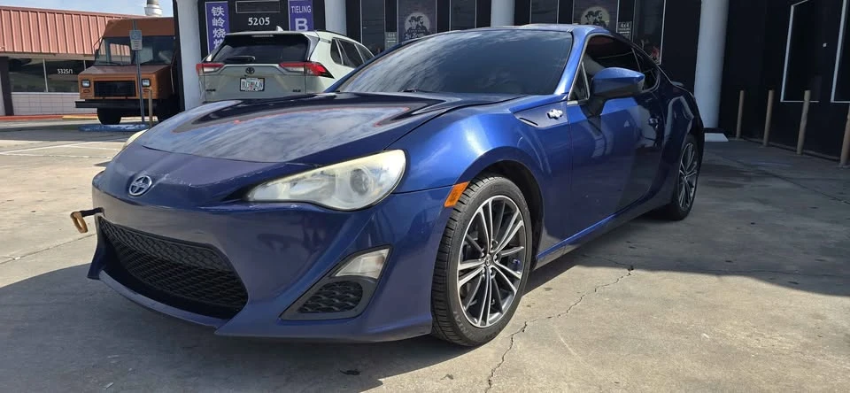 2015 Scion FR-S - Image 2 of 12