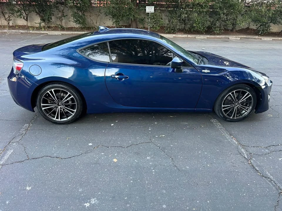 2015 Scion FR-S - Image 5 of 15