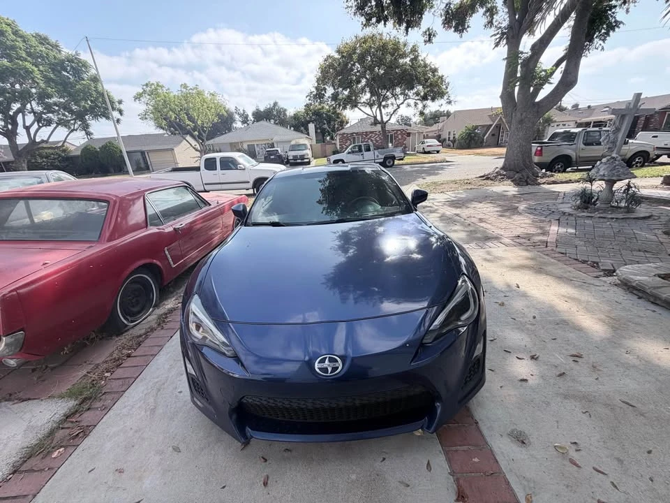 2015 Scion FR-S - Image 2 of 10