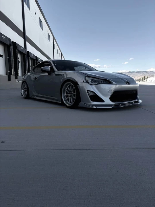 2015 Scion FR-S - Image 2 of 17