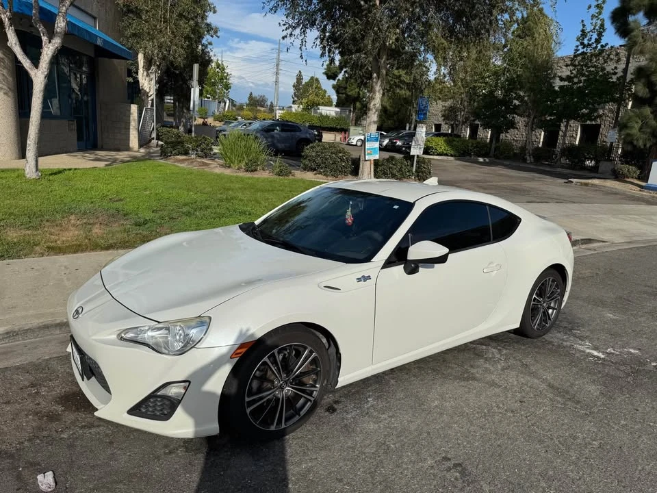 2015 Scion FR-S - Image 6 of 19