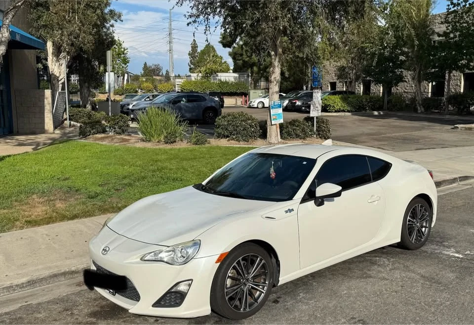 2015 Scion FR-S - Image 5 of 19