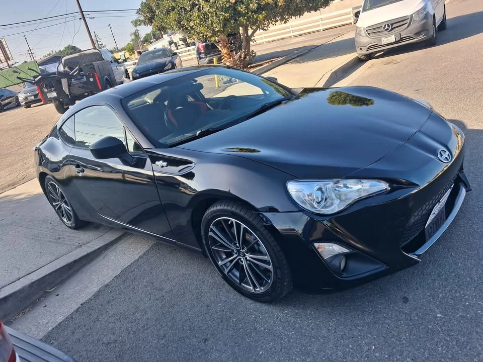 2015 Scion FR-S - Image 2 of 11
