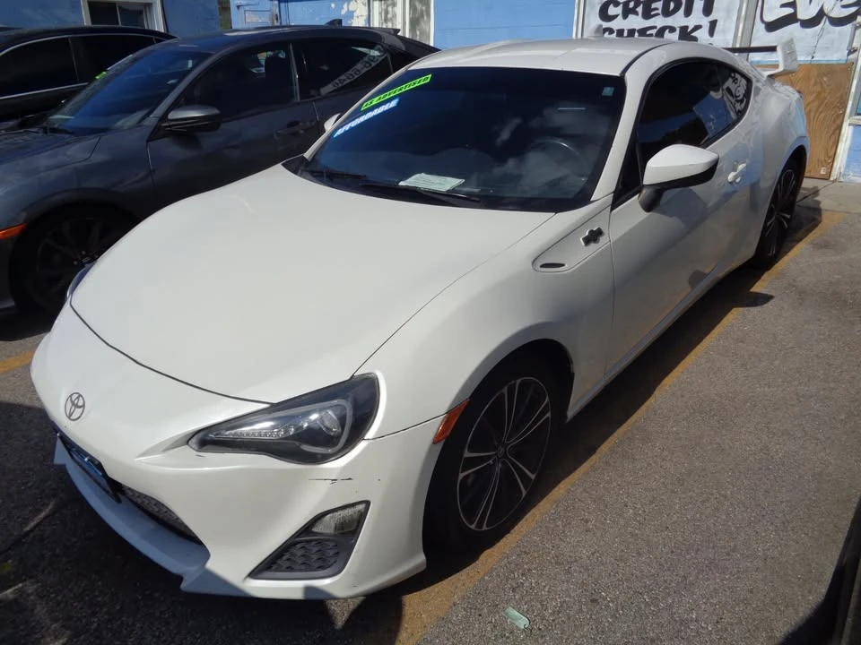 2015 Scion FR-S - Image 3 of 9
