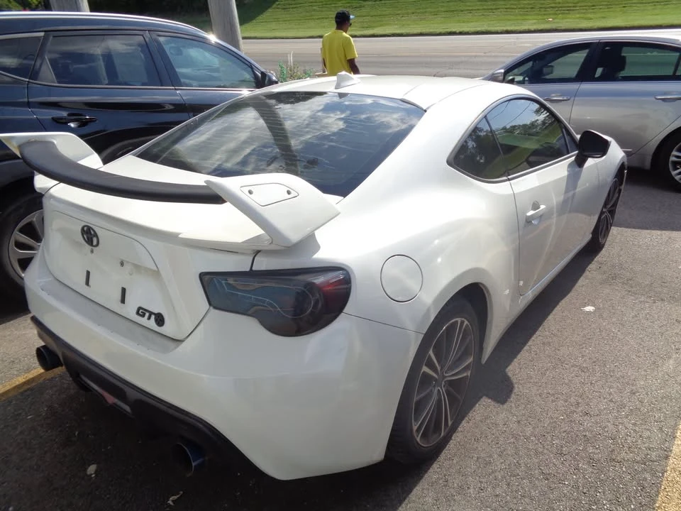 2015 Scion FR-S - Image 6 of 9