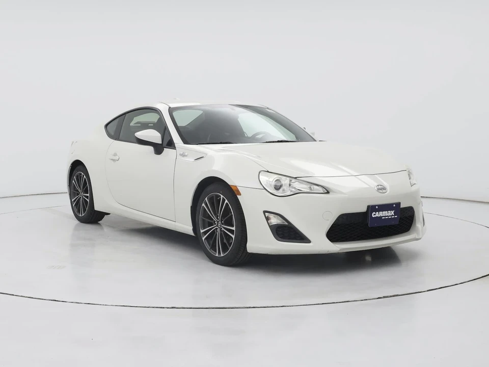 2015 Scion FR-S - Image 2 of 24