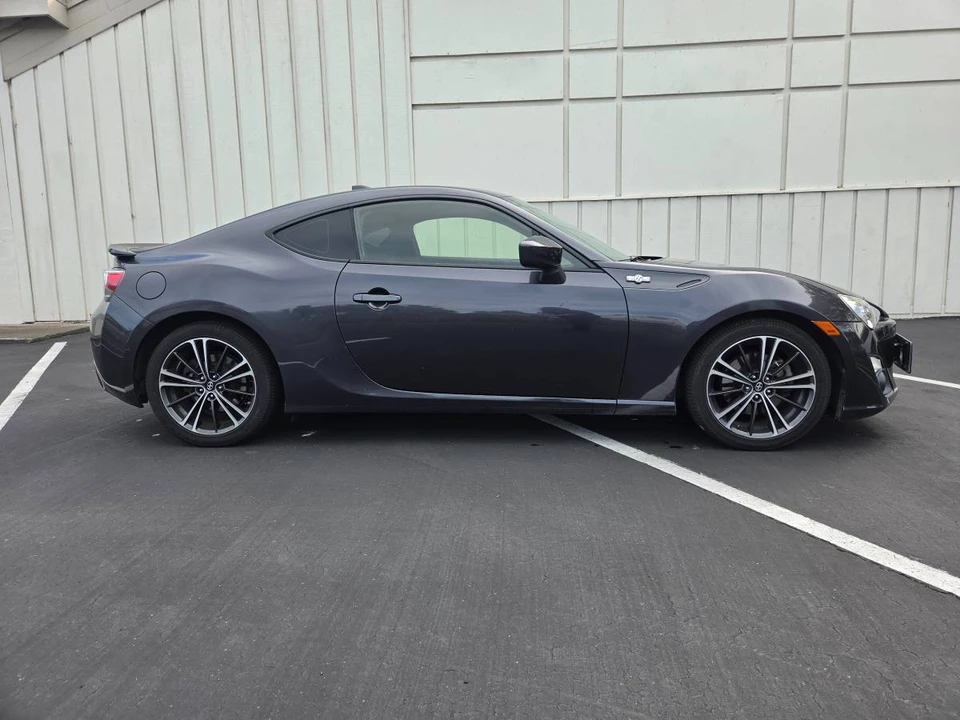 2015 Scion FR-S - Image 4 of 13