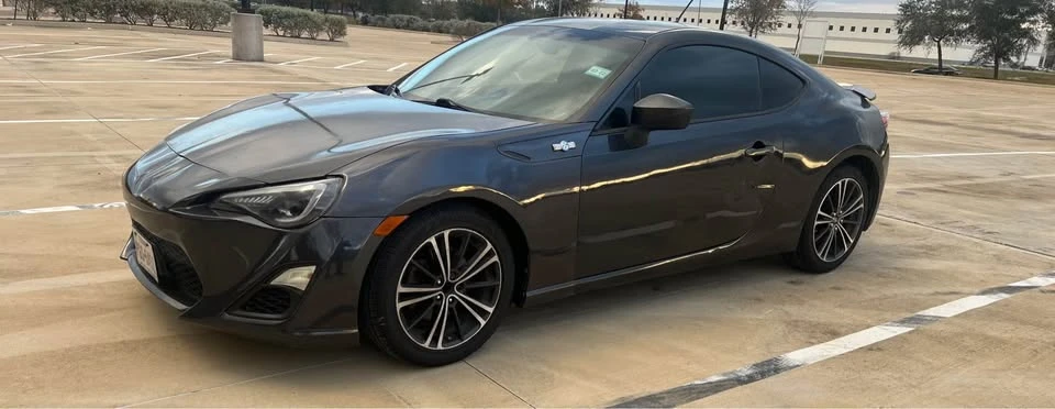 2015 Scion FR-S - Image 2 of 16