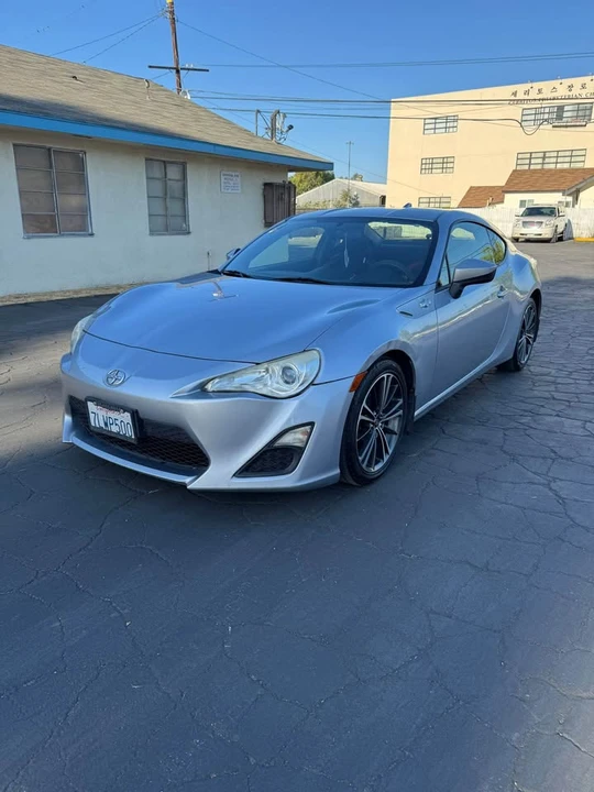 2015 Scion FR-S - Image 2 of 13