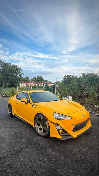 2015 Scion FR-S - Image 2 of 10