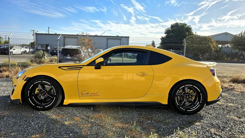 2015 Scion FR-S - Image 2 of 20