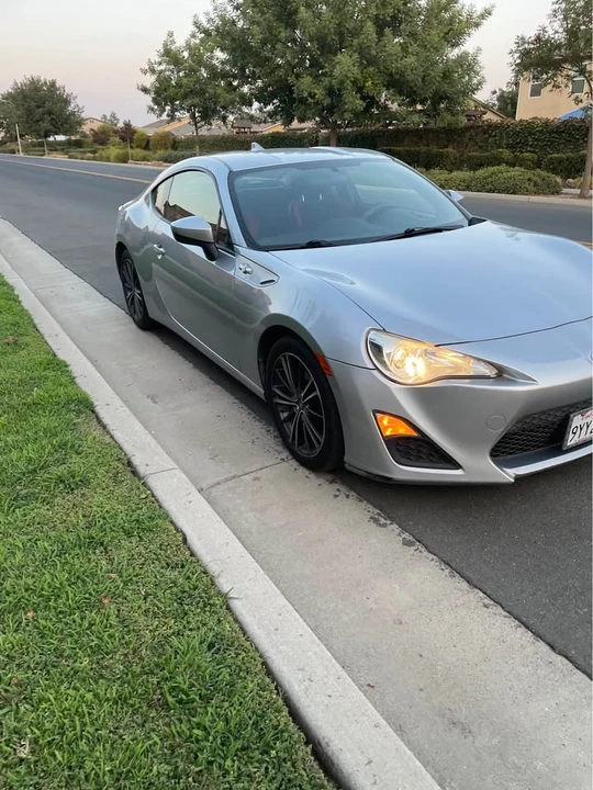 2015 Scion FR-S - Image 4 of 8