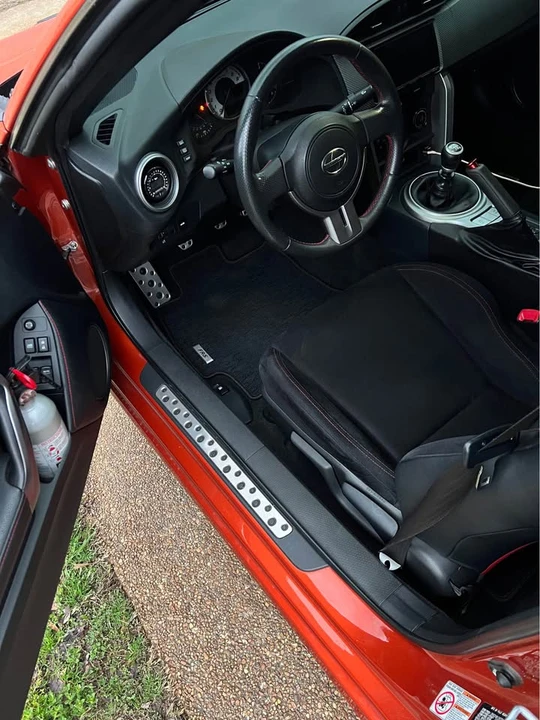 2015 Scion FR-S - Image 4 of 8