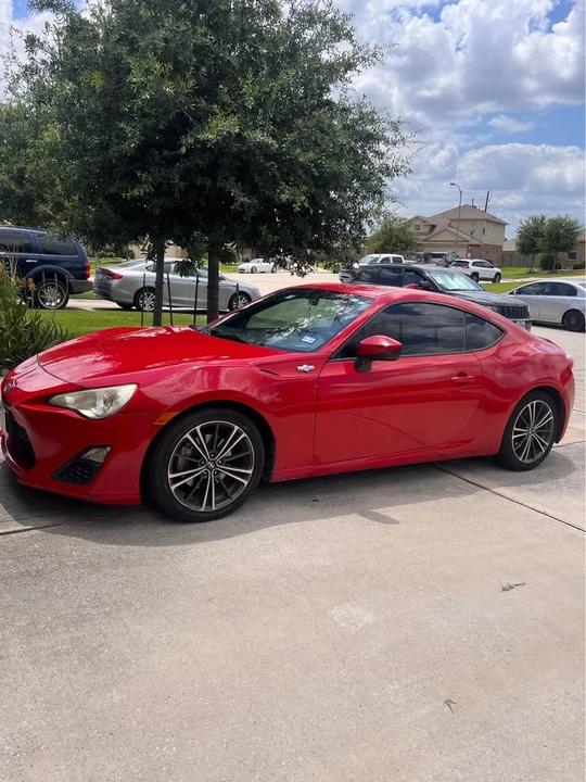 2015 Scion FR-S - Image 2 of 3