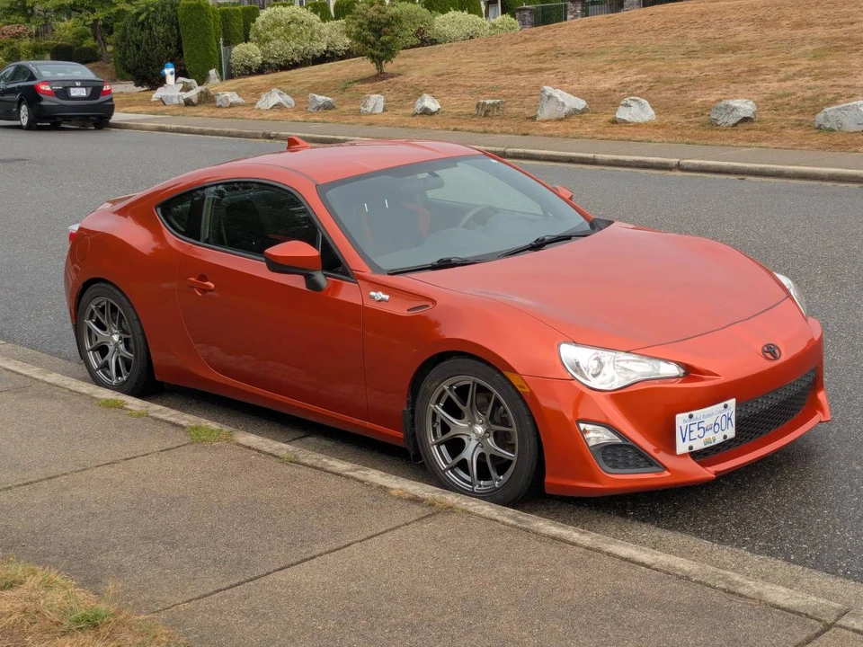 2015 Scion FR-S - Image 2 of 5
