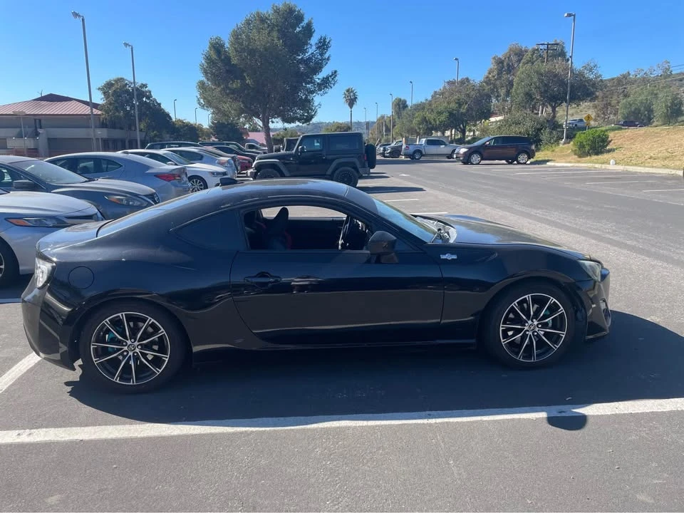 2015 Scion FR-S - Image 4 of 10