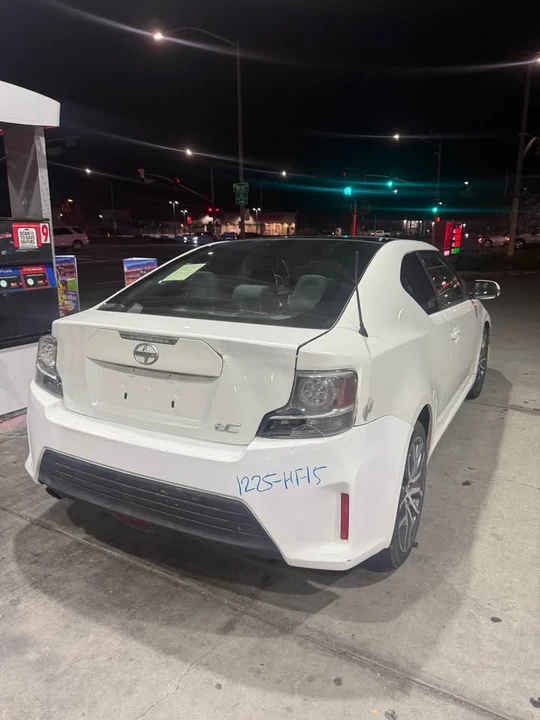 2015 Scion tC - Image 4 of 4