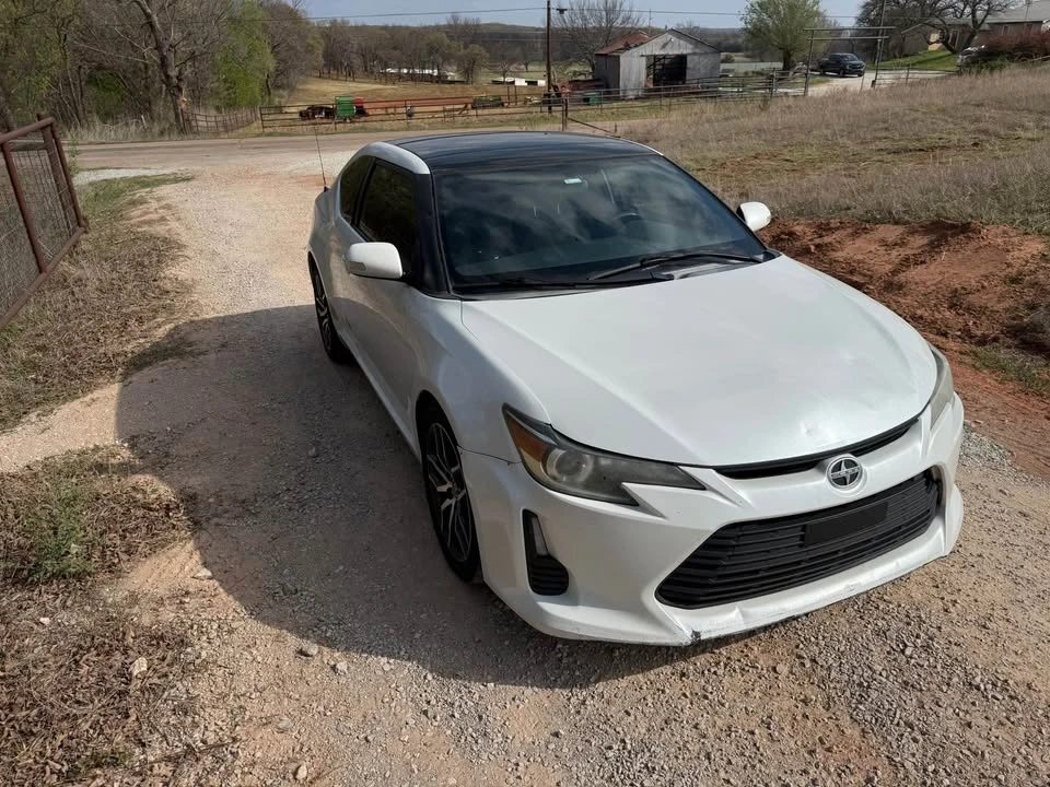 2015 Scion tC - Image 2 of 10