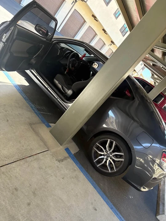 2015 Scion tC - Image 4 of 4