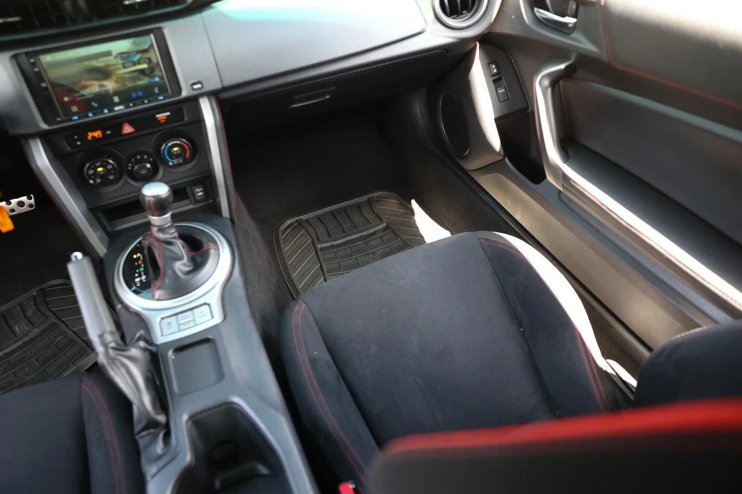 2015 Scion FR-S - Image 22 of 31