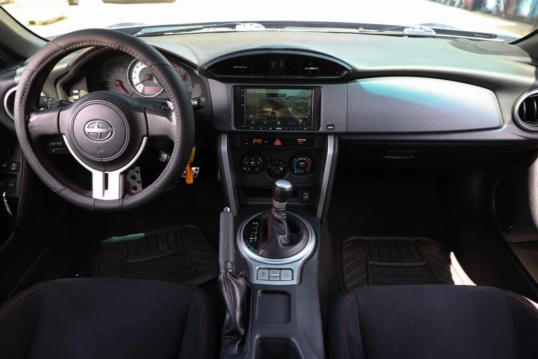 2015 Scion FR-S - Image 2 of 31