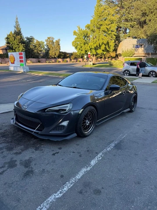 2015 Scion FR-S - Image 2 of 7