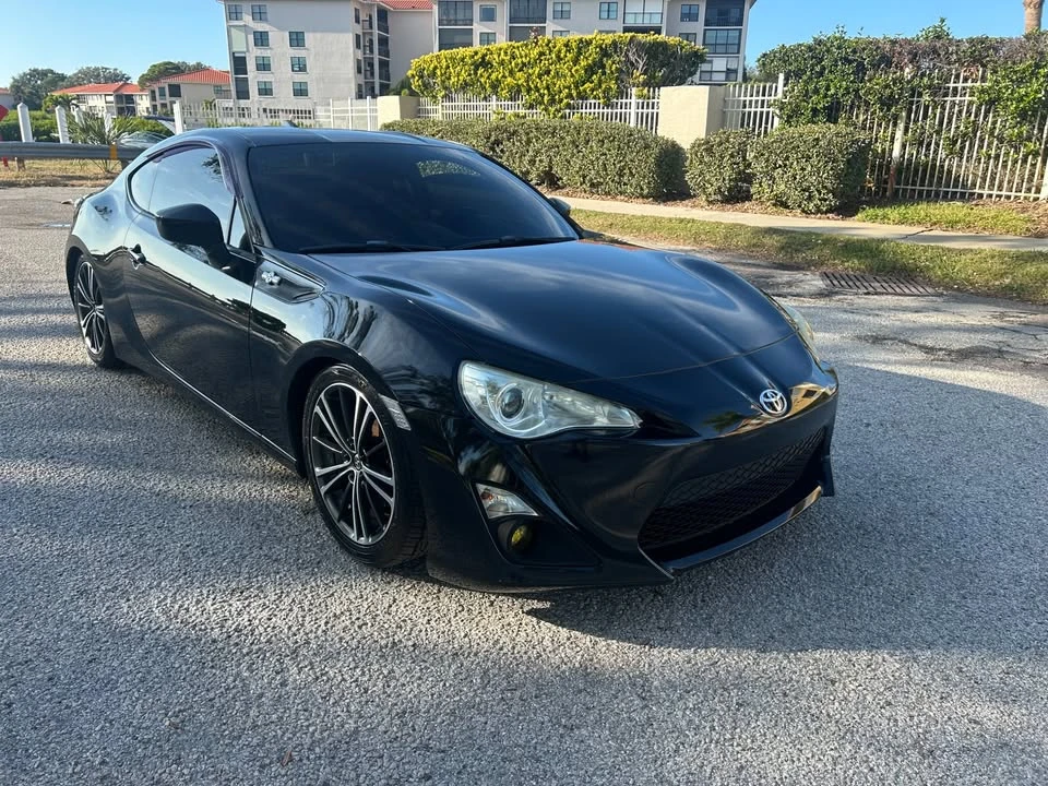2015 Scion FR-S - Image 2 of 11