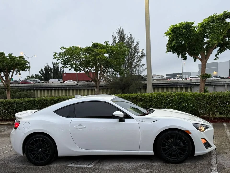 2015 Scion FR-S - Image 4 of 10