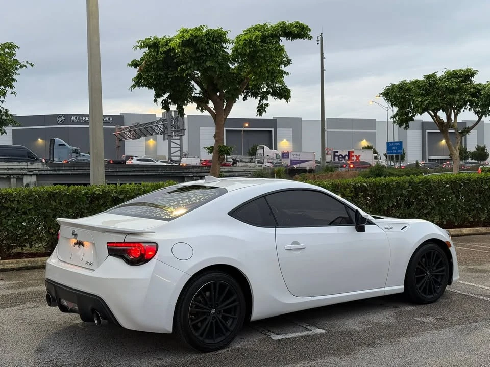 2015 Scion FR-S - Image 3 of 10