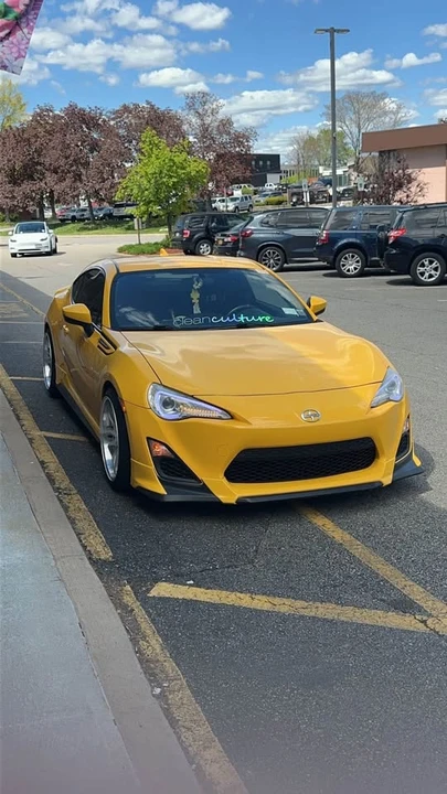 2015 Scion FR-S - Image 10 of 11
