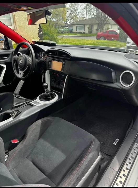 2015 Scion FR-S - Image 6 of 6