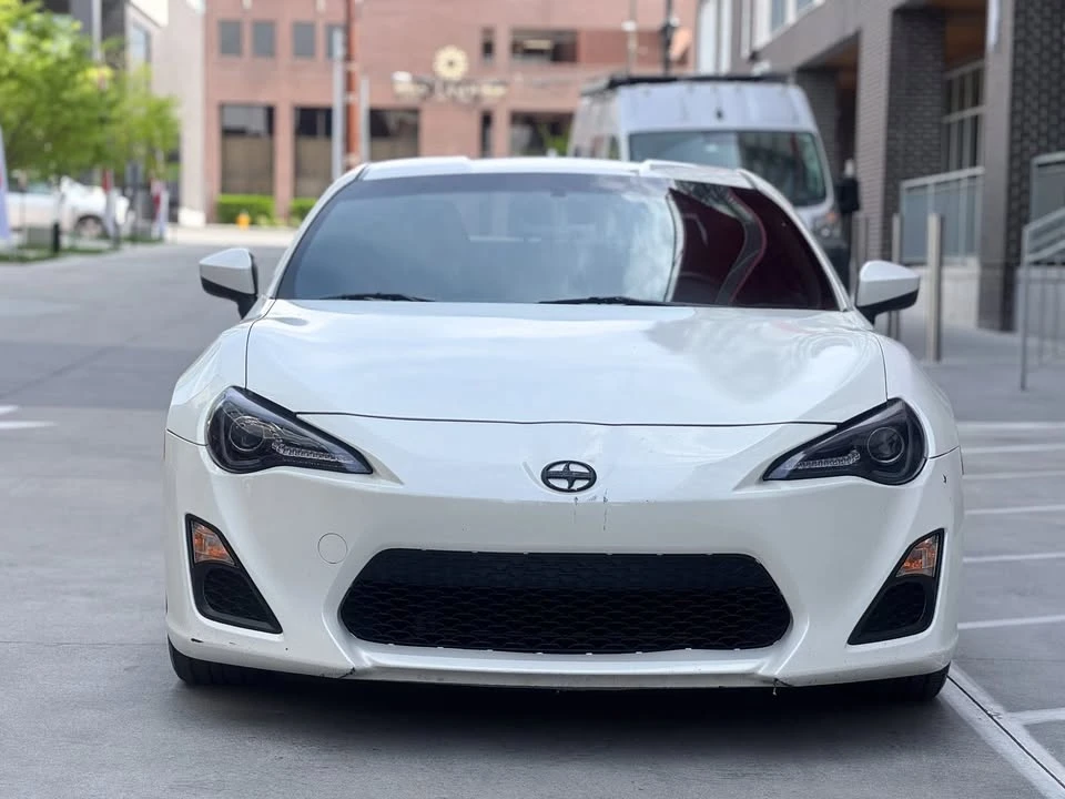 2015 Scion FR-S - Image 2 of 19
