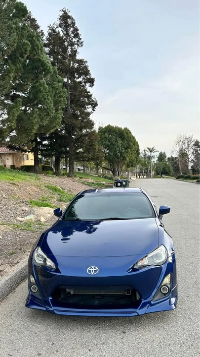 2015 Scion FR-S - Image 2 of 11
