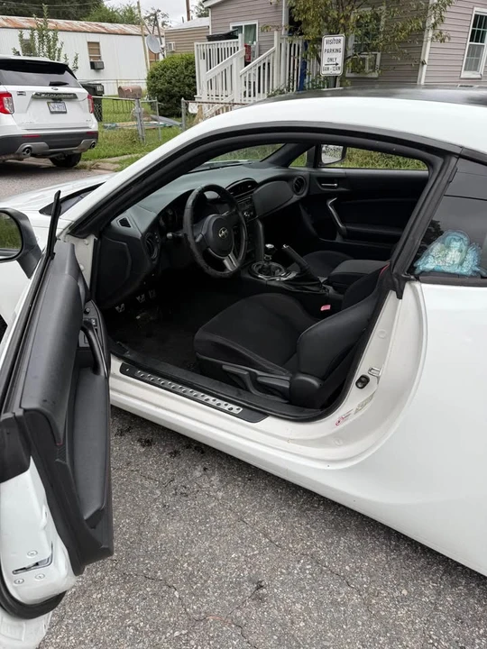 2015 Scion FR-S - Image 7 of 8