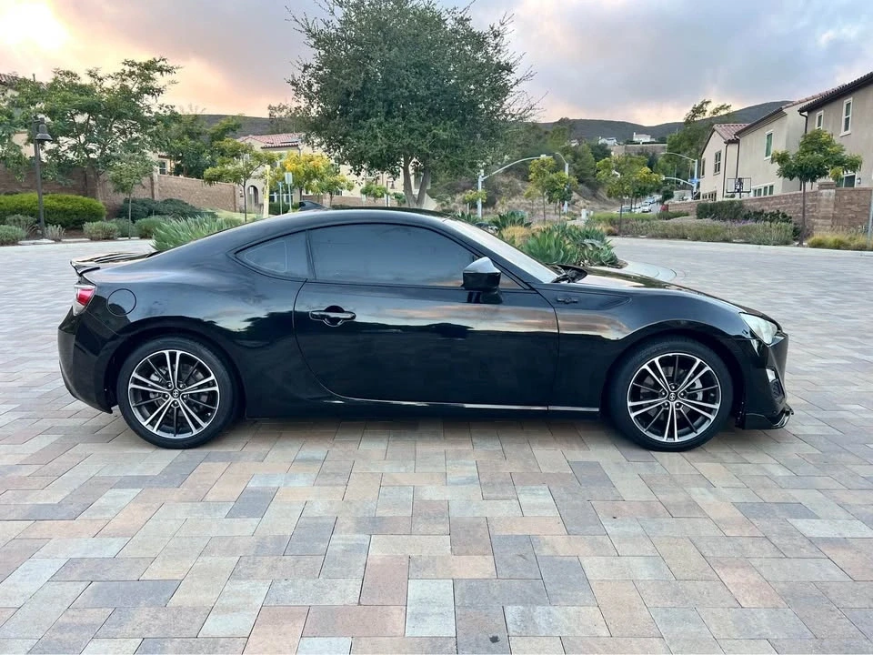 2015 Scion FR-S - Image 2 of 12
