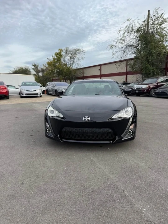 2015 Scion FR-S - Image 2 of 13