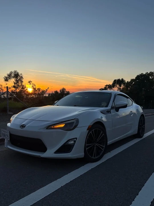 2015 Scion FR-S - Image 2 of 10