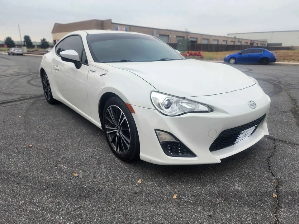 2015 Scion FR-S - Image 4 of 13