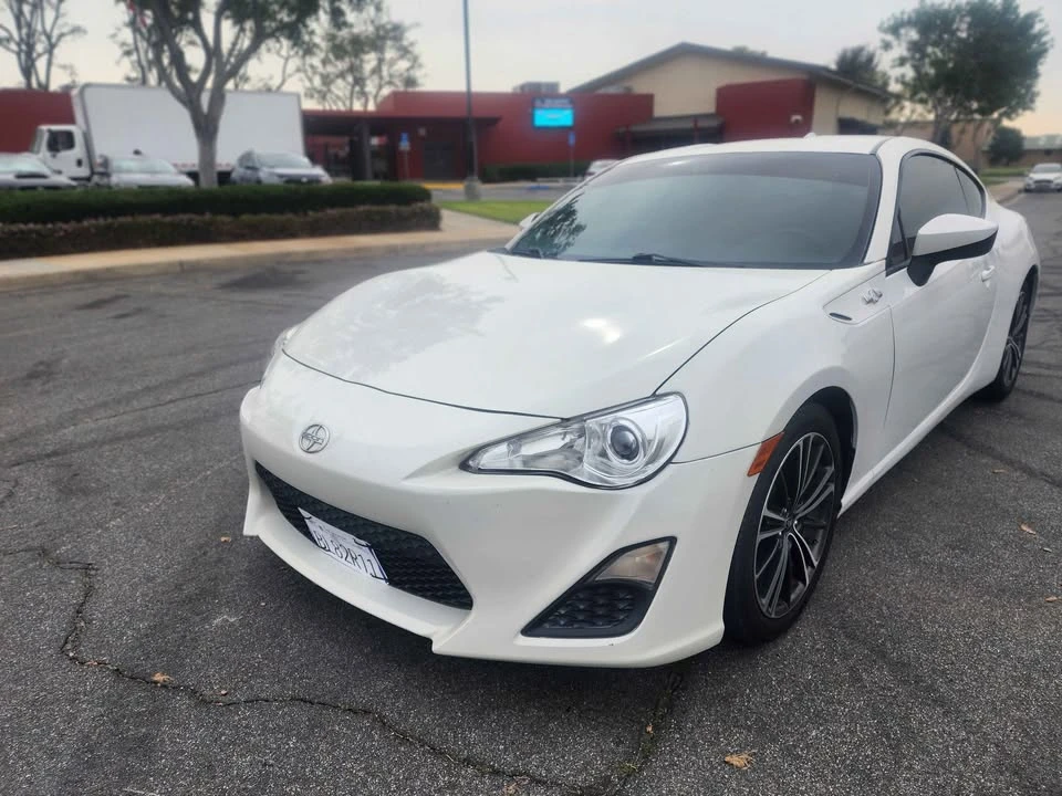 2015 Scion FR-S - Image 2 of 13