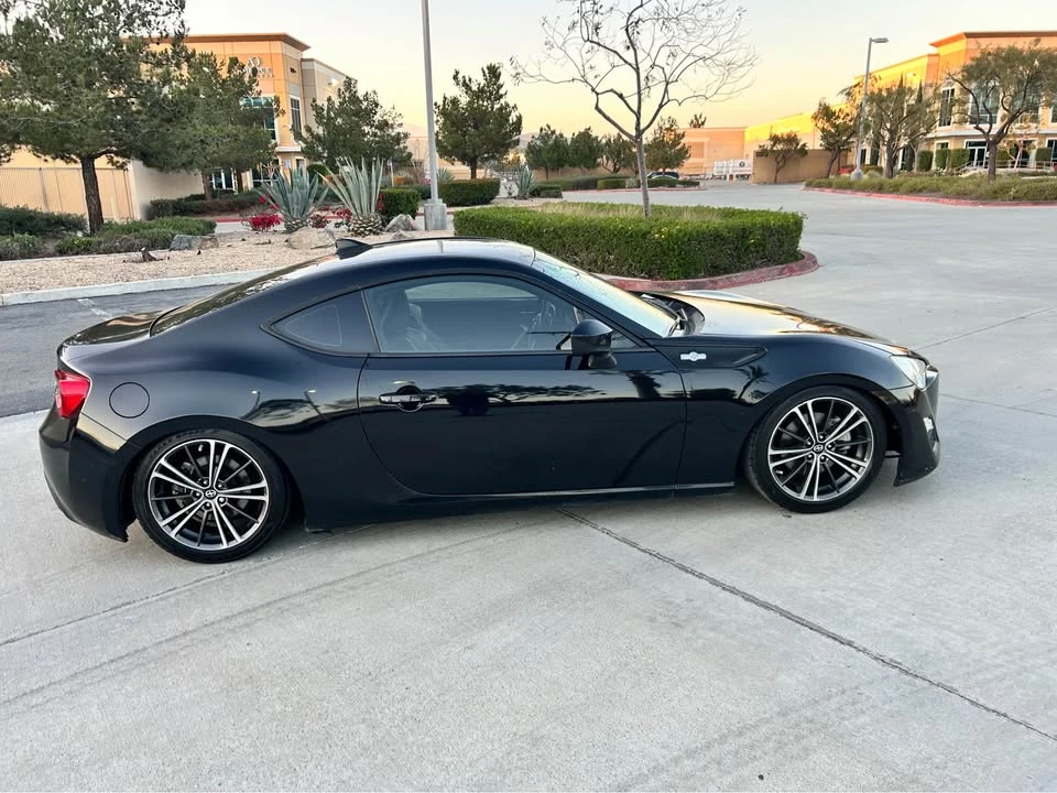 2015 Scion FR-S - Image 6 of 19