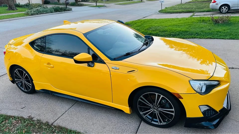 2015 Scion FR-S - Image 2 of 12