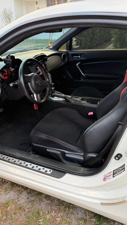 2015 Scion FR-S - Image 4 of 10