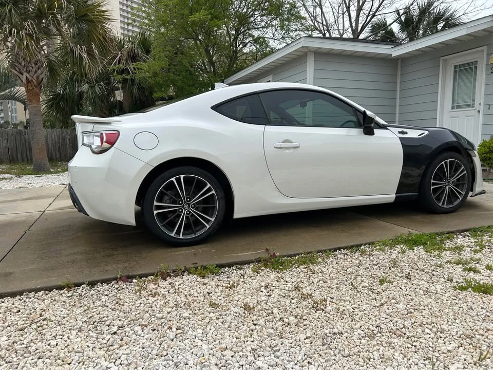 2015 Scion FR-S - Image 4 of 9
