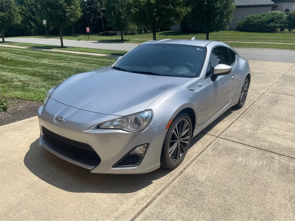 2015 Scion FR-S - Image 2 of 11